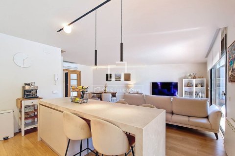 Villa for sale in Vilanova i la Geltru, Barcelona, Spain 4 bedrooms, 201 sq.m. No. 161410 - photo 15