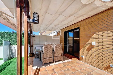 Villa for sale in Vilanova i la Geltru, Barcelona, Spain 4 bedrooms, 201 sq.m. No. 161410 - photo 17