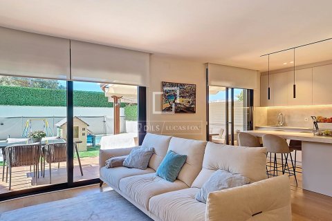 Villa for sale in Vilanova i la Geltru, Barcelona, Spain 4 bedrooms, 201 sq.m. No. 161410 - photo 9