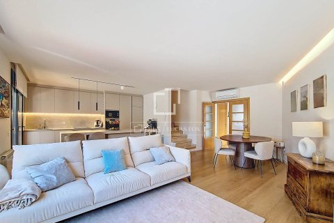 Villa for sale in Vilanova i la Geltru, Barcelona, Spain 4 bedrooms, 201 sq.m. No. 161410 - photo 10