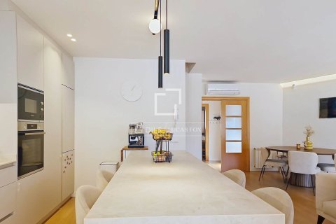 Villa for sale in Vilanova i la Geltru, Barcelona, Spain 4 bedrooms, 201 sq.m. No. 161410 - photo 12