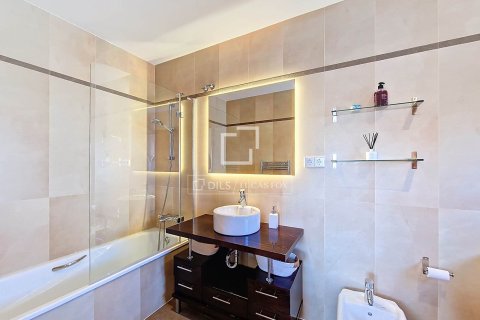 Villa for sale in Vilanova i la Geltru, Barcelona, Spain 4 bedrooms, 201 sq.m. No. 161410 - photo 30