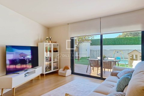Villa for sale in Vilanova i la Geltru, Barcelona, Spain 4 bedrooms, 201 sq.m. No. 161410 - photo 8