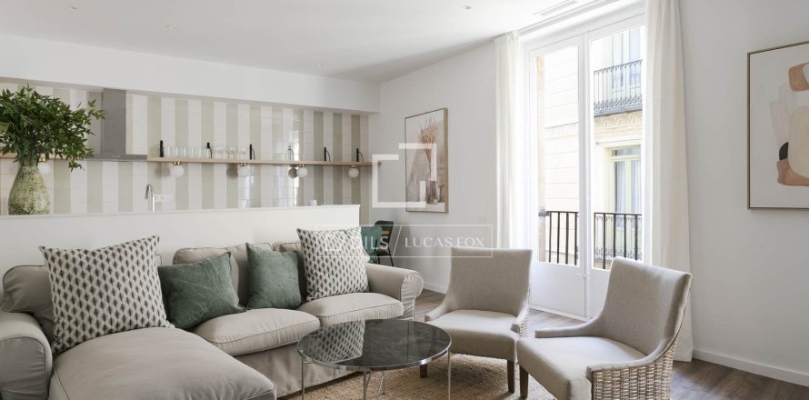 Lägenhet i Barcelona, Spanien 3 sovrum, 84 kvm. Nr. 161408