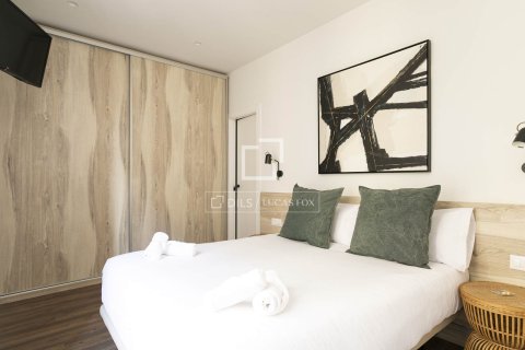 Lägenhet till salu i Barcelona, Spanien 3 sovrum, 84 kvm. Nr. 161408 - foto 27