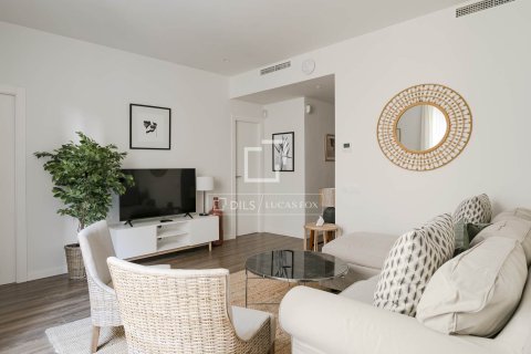 Lägenhet till salu i Barcelona, Spanien 3 sovrum, 84 kvm. Nr. 161408 - foto 3