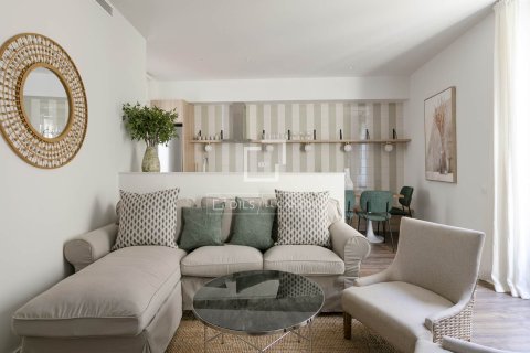 Lägenhet till salu i Barcelona, Spanien 3 sovrum, 84 kvm. Nr. 161408 - foto 5