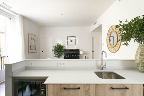 Lägenhet till salu i Barcelona, Spanien 3 sovrum, 84 kvm. Nr. 161408 - foto 13