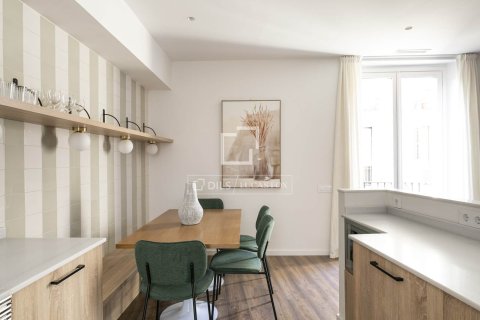 Lägenhet till salu i Barcelona, Spanien 3 sovrum, 84 kvm. Nr. 161408 - foto 12