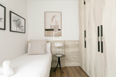 Lägenhet till salu i Barcelona, Spanien 3 sovrum, 84 kvm. Nr. 161408 - foto 26