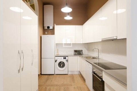 Lägenhet till salu i Barcelona, Spanien 2 sovrum, 105 kvm. Nr. 161407 - foto 15