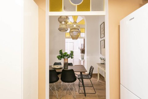 Lägenhet till salu i Barcelona, Spanien 2 sovrum, 105 kvm. Nr. 161407 - foto 13