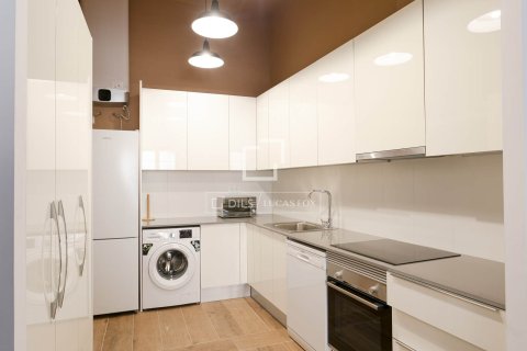 Lägenhet till salu i Barcelona, Spanien 2 sovrum, 105 kvm. Nr. 161407 - foto 14