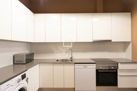 Lägenhet till salu i Barcelona, Spanien 2 sovrum, 105 kvm. Nr. 161407 - foto 16