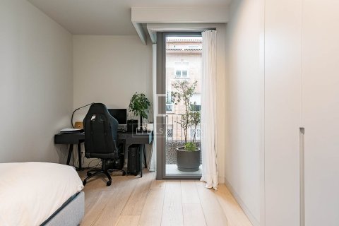 Apartment for sale in Barcelona, Spain 4 bedrooms, 164 sq.m. No. 161443 - photo 30
