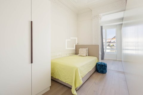 Lägenhet till salu i Barcelona, Spanien 5 sovrum, 236 kvm. Nr. 161441 - foto 28