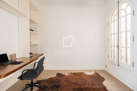 Lägenhet till salu i Barcelona, Spanien 5 sovrum, 236 kvm. Nr. 161441 - foto 10