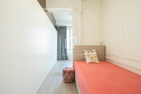 Lägenhet till salu i Barcelona, Spanien 5 sovrum, 236 kvm. Nr. 161441 - foto 25