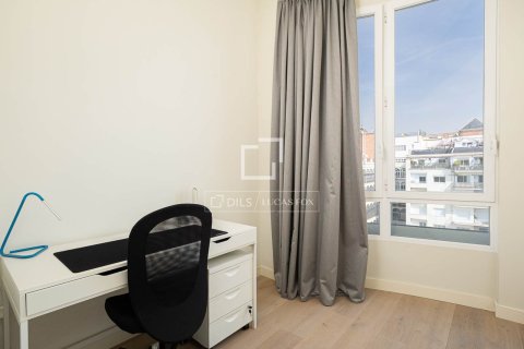 Lägenhet till salu i Barcelona, Spanien 5 sovrum, 236 kvm. Nr. 161441 - foto 29