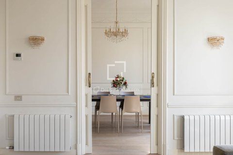 Lägenhet till salu i Barcelona, Spanien 5 sovrum, 236 kvm. Nr. 161441 - foto 7