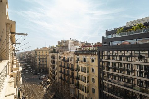 Lägenhet till salu i Barcelona, Spanien 5 sovrum, 236 kvm. Nr. 161441 - foto 8