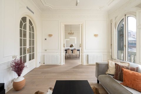 Lägenhet i Barcelona, Spanien 5 sovrum, 236 kvm. Nr. 161441