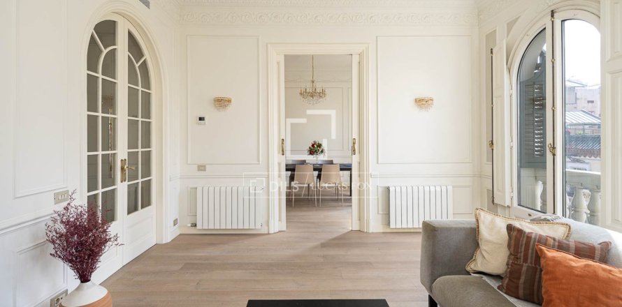 Lägenhet i Barcelona, Spanien 5 sovrum, 236 kvm. Nr. 161441