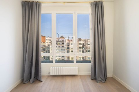 Lägenhet till salu i Barcelona, Spanien 5 sovrum, 236 kvm. Nr. 161441 - foto 19