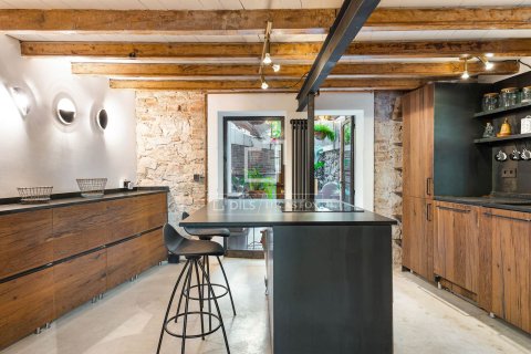 Apartment for sale in Barcelona, Spain 1 bedroom, 90 sq.m. No. 161445 - photo 10