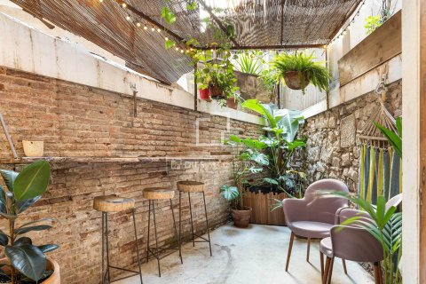 Apartment for sale in Barcelona, Spain 1 bedroom, 90 sq.m. No. 161445 - photo 3