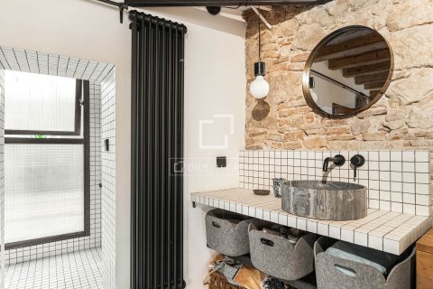 Apartment for sale in Barcelona, Spain 1 bedroom, 90 sq.m. No. 161445 - photo 17