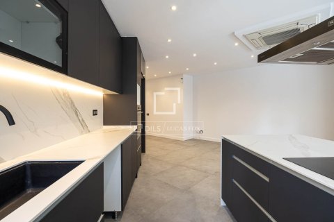 Lägenhet till salu i Barcelona, Spanien 3 sovrum, 121 kvm. Nr. 161444 - foto 7