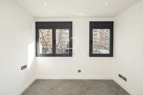 Lägenhet till salu i Barcelona, Spanien 3 sovrum, 121 kvm. Nr. 161444 - foto 13