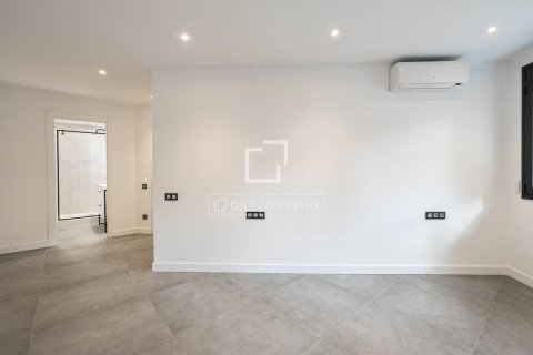 Lägenhet till salu i Barcelona, Spanien 3 sovrum, 121 kvm. Nr. 161444 - foto 23