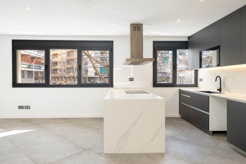 Lägenhet till salu i Barcelona, Spanien 3 sovrum, 121 kvm. Nr. 161444 - foto 5