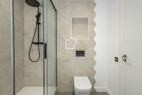 Lägenhet till salu i Barcelona, Spanien 3 sovrum, 121 kvm. Nr. 161444 - foto 16