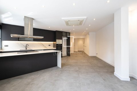 Lägenhet till salu i Barcelona, Spanien 3 sovrum, 121 kvm. Nr. 161444 - foto 8