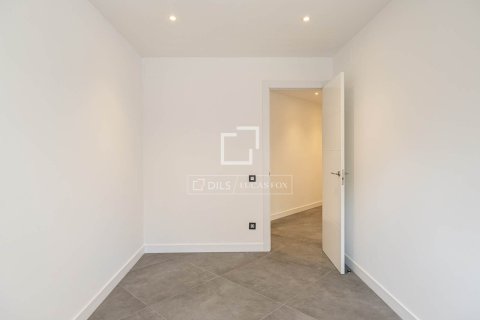 Lägenhet till salu i Barcelona, Spanien 3 sovrum, 121 kvm. Nr. 161444 - foto 21