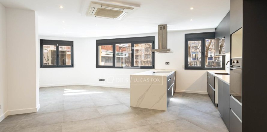 Lägenhet i Barcelona, Spanien 3 sovrum, 121 kvm. Nr. 161444