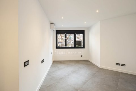 Lägenhet till salu i Barcelona, Spanien 3 sovrum, 121 kvm. Nr. 161444 - foto 15