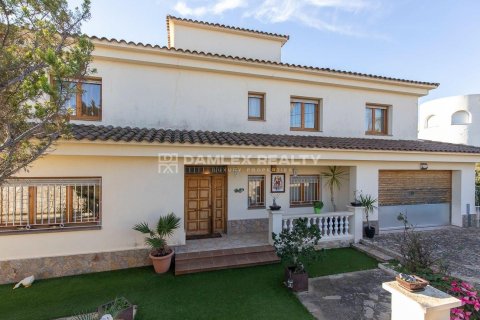 Villa à vendre à Lloret de Mar, Girona, Espagne, 7 chambres, 492 m2 No. 177129 - photo 2