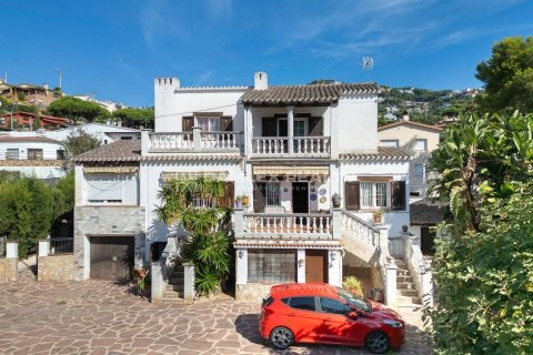 Villa à vendre à Lloret de Mar, Girona, Espagne, 6 chambres, 524 m2 No. 177125 - photo 4