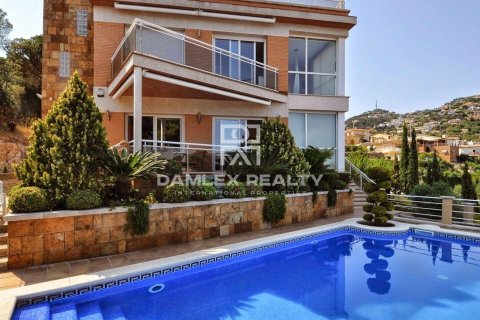 House à Lloret de Mar, Girona, Espagne 4 chambres, 355 m2 No. 177128