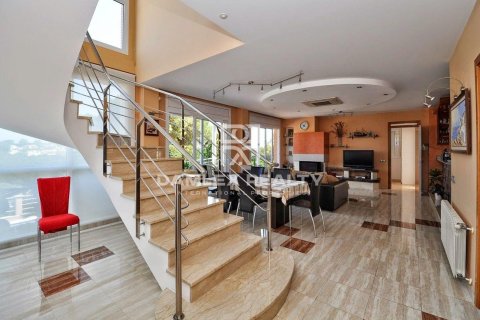 House à vendre à Lloret de Mar, Girona, Espagne, 4 chambres, 355 m2 No. 177128 - photo 14