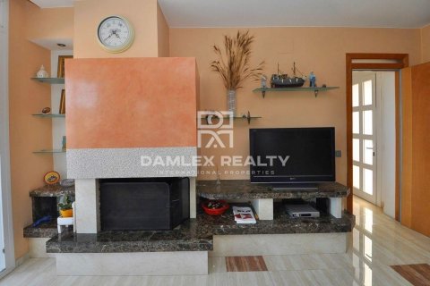 House à vendre à Lloret de Mar, Girona, Espagne, 4 chambres, 355 m2 No. 177128 - photo 8