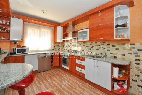House à vendre à Lloret de Mar, Girona, Espagne, 4 chambres, 355 m2 No. 177128 - photo 12