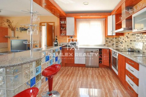 House à vendre à Lloret de Mar, Girona, Espagne, 4 chambres, 355 m2 No. 177128 - photo 11