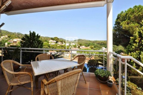 House à vendre à Lloret de Mar, Girona, Espagne, 4 chambres, 355 m2 No. 177128 - photo 5