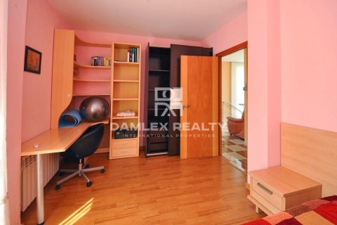 House à vendre à Lloret de Mar, Girona, Espagne, 4 chambres, 355 m2 No. 177128 - photo 20