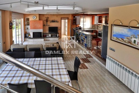 House à vendre à Lloret de Mar, Girona, Espagne, 4 chambres, 355 m2 No. 177128 - photo 13